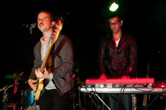 BEAR IN HEAVEN en directo