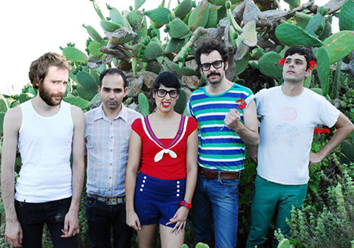 JUANITA Y LOS FEOS